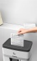 HP Oneshred 12MC világosszürke iratmegsemmisítő | 2x15 mm mikrokonfetti | 12 lap | 25l kosár